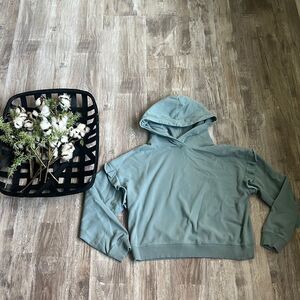 American Eagle Women’s bluish teal Crop Ruffle Hoodie Sweatshirt Size Small